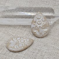 Honey Bee Drop Artisan Ceramic Cabochons, Beige White, one piece