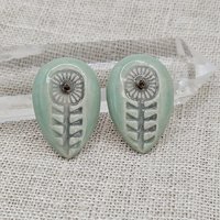 Flower Drop Artisan Ceramic Cabochons, Light Green and Gray, one piece