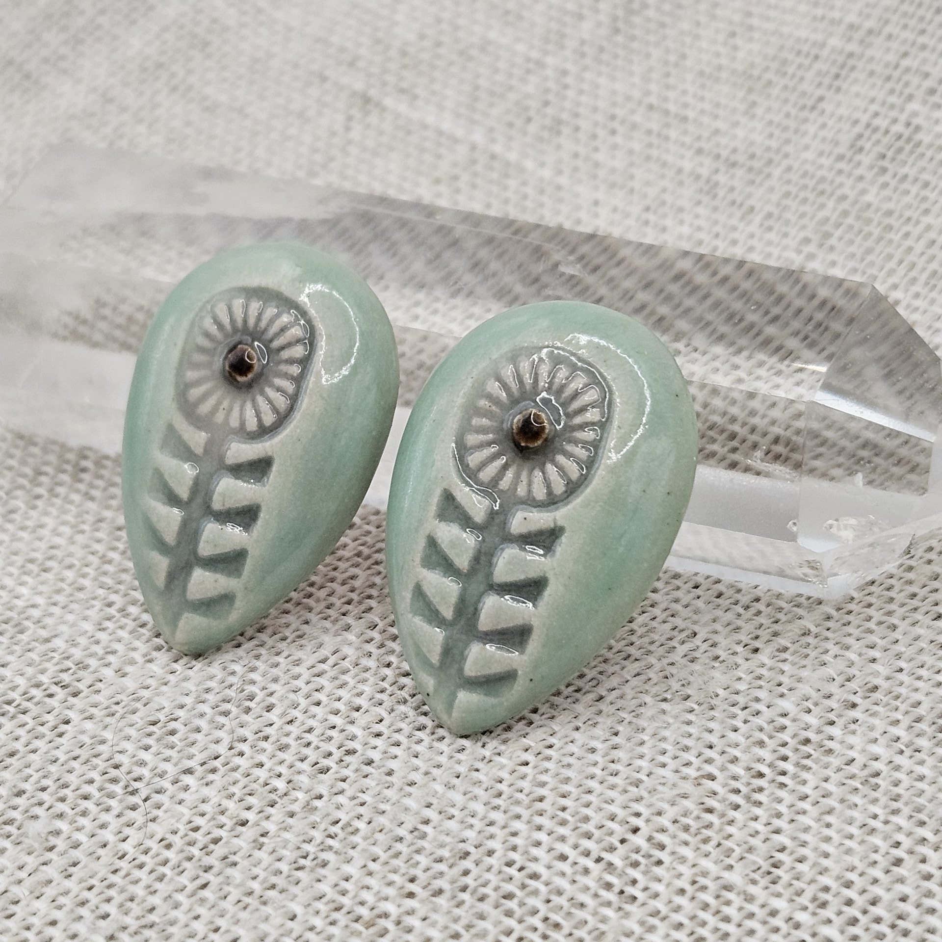 Flower Drop Artisan Ceramic Cabochons, Light Green and Gray, one piece