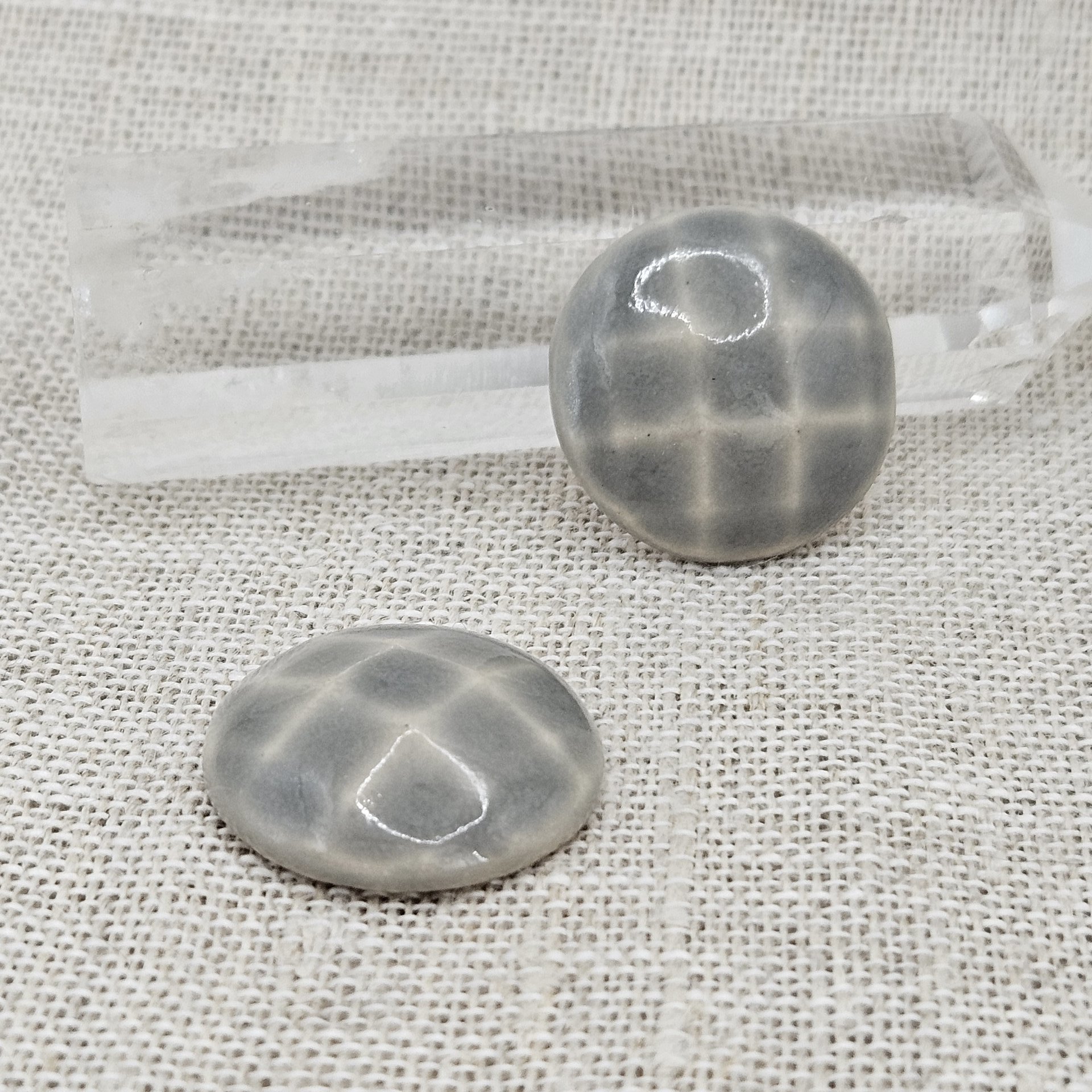 Round Faceted Artisan Ceramic Cabochons, Agate Gray, one piece
