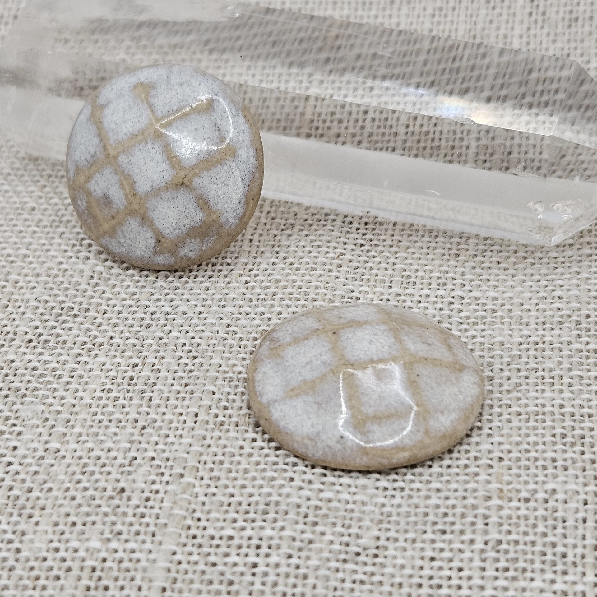 Round Faceted Artisan Ceramic Cabochons, Beige White, one piece